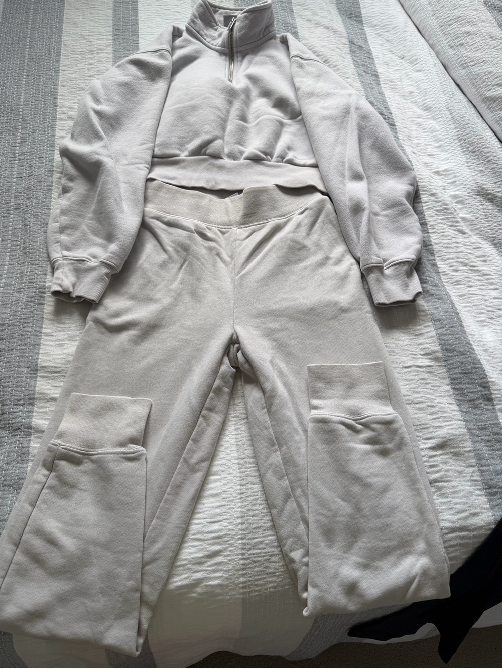 TNA Light Beige High-Waist Pocket Joggers
